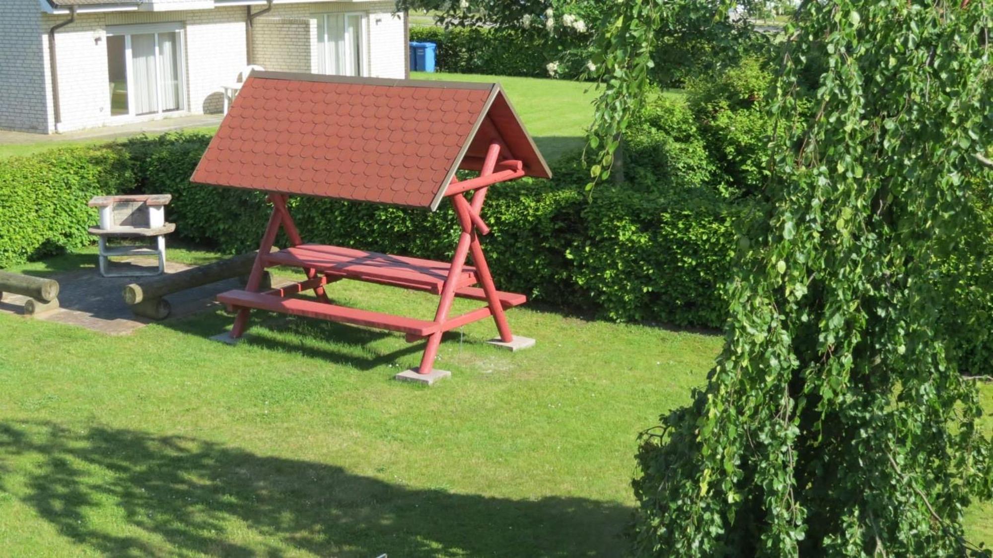 Ferienwohnungen Wiek, Haus Luv & Lee Wiek auf Rugen Bagian luar foto