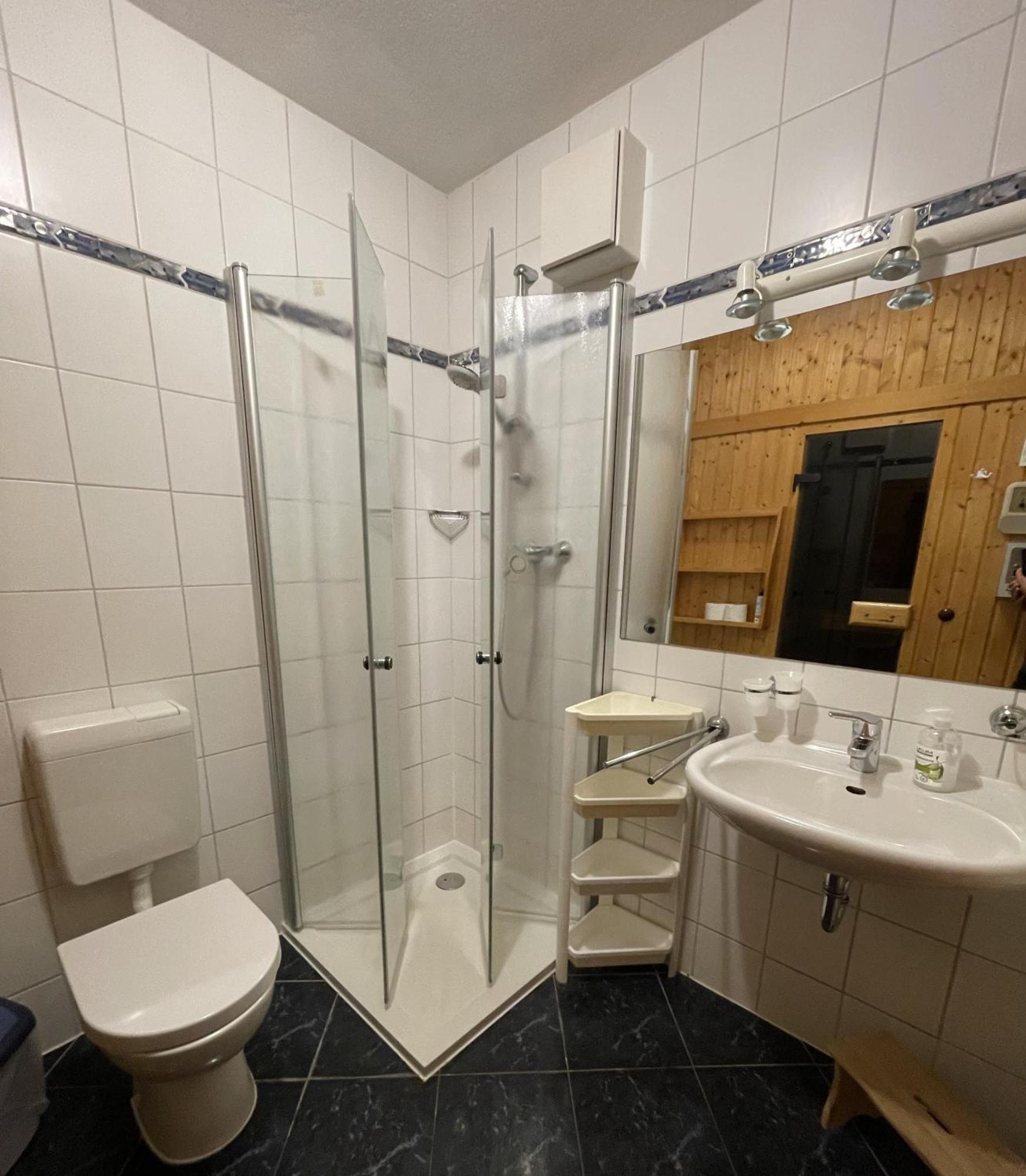 Ferienwohnungen Wiek, Haus Luv & Lee Wiek auf Rugen Bagian luar foto