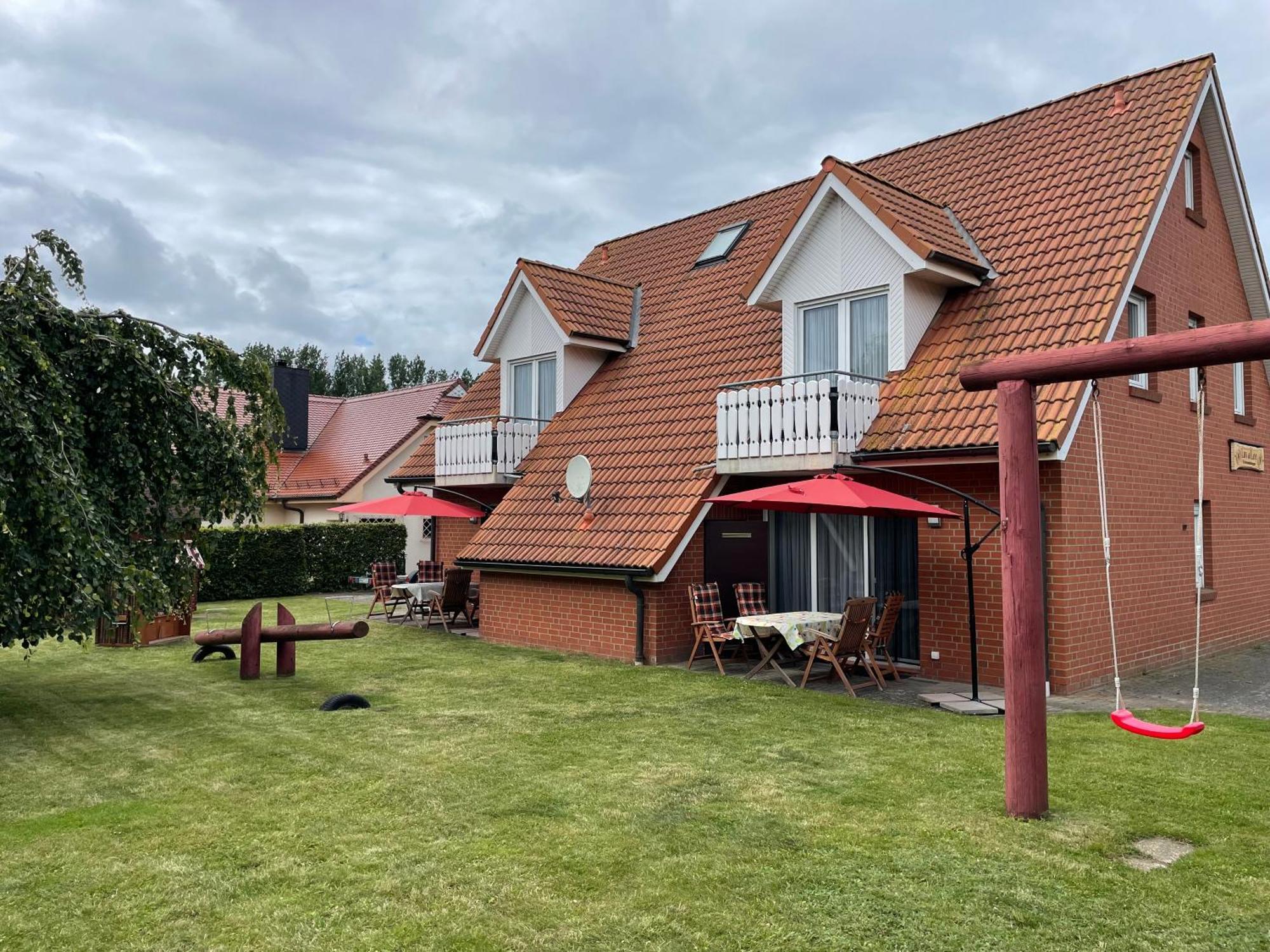 Ferienwohnungen Wiek, Haus Luv & Lee Wiek auf Rugen Bagian luar foto