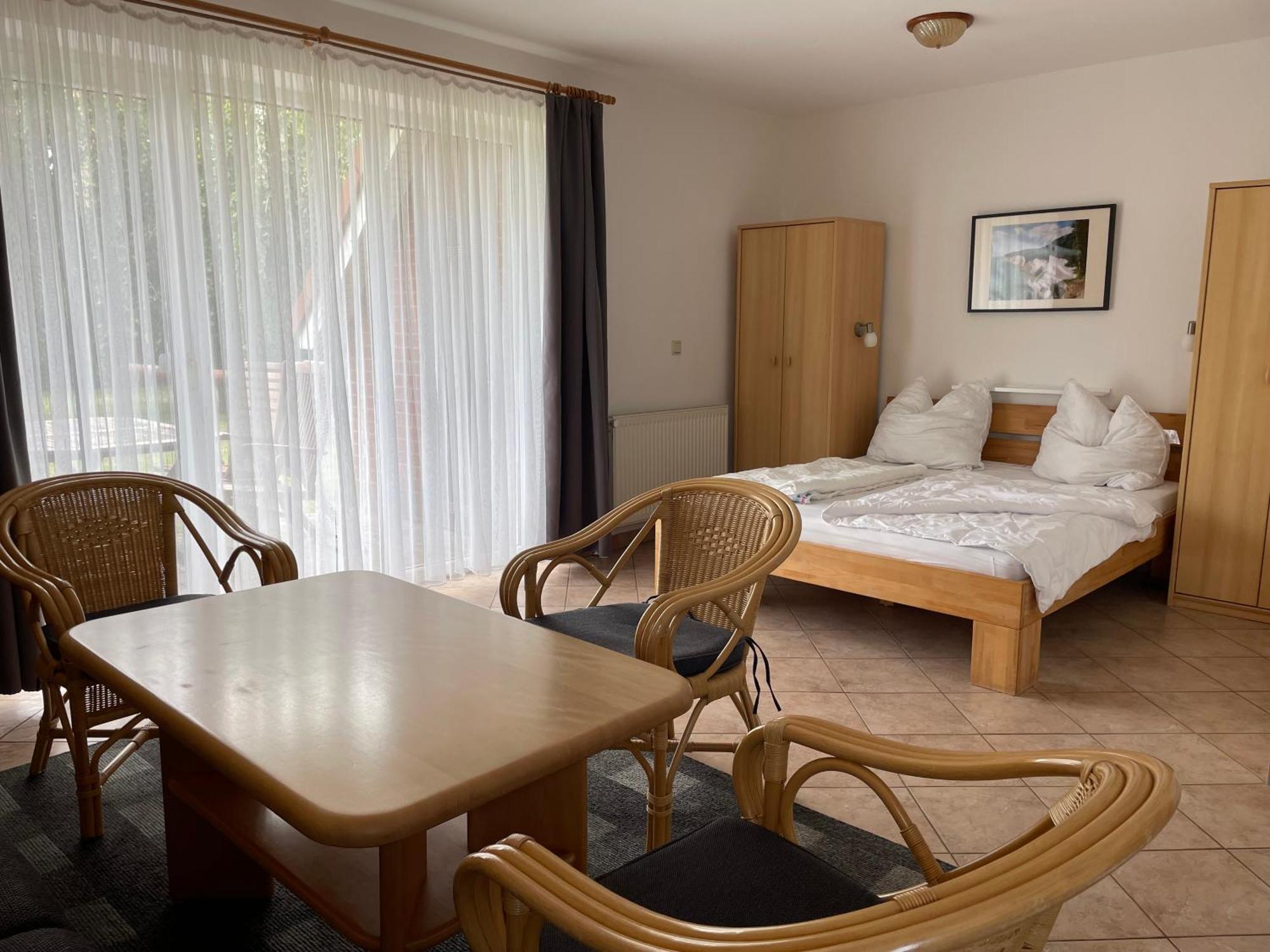 Ferienwohnungen Wiek, Haus Luv & Lee Wiek auf Rugen Bagian luar foto